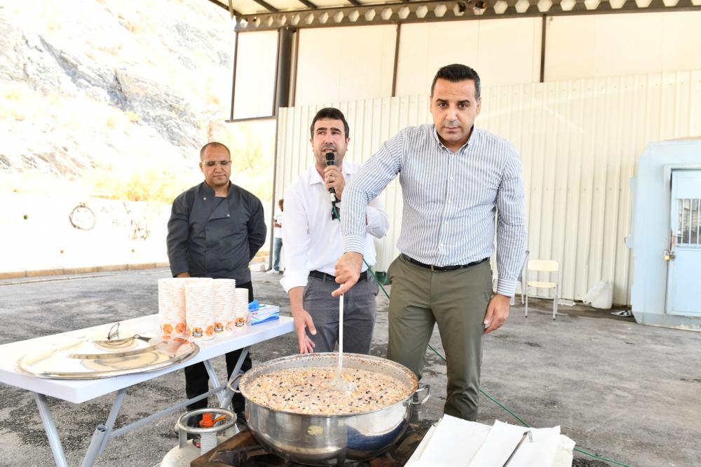 Başkan Yıldız’dan Personele Aşure İkramı