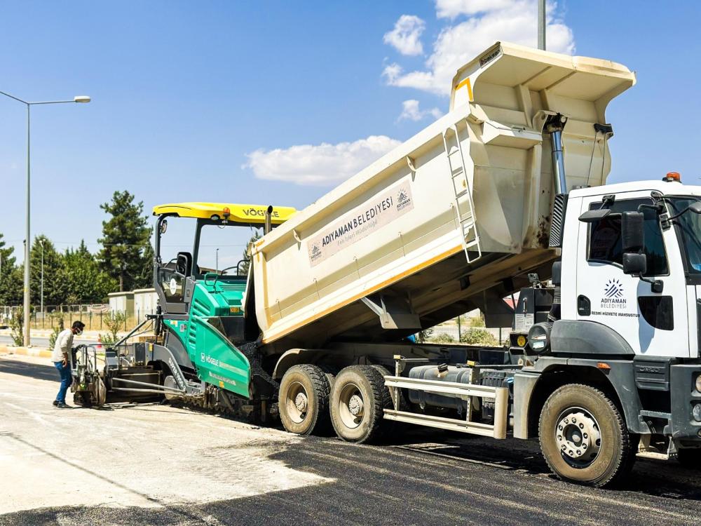 ADIYAMAN'DA ALTYAPI YENİLEME VE KALDIRIM DÜZENLEME ÇALIŞMALARI KESİNTİSİZ DEVAM EDİYOR