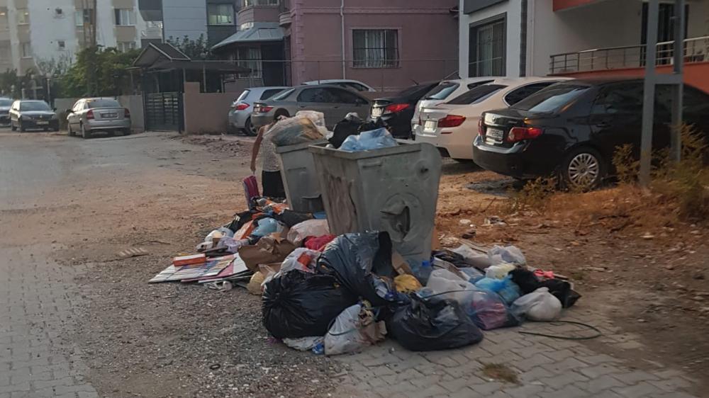 Hatay Defne’de Toplanmayan Çöpler Vatandaşları İsyan Ettirdi