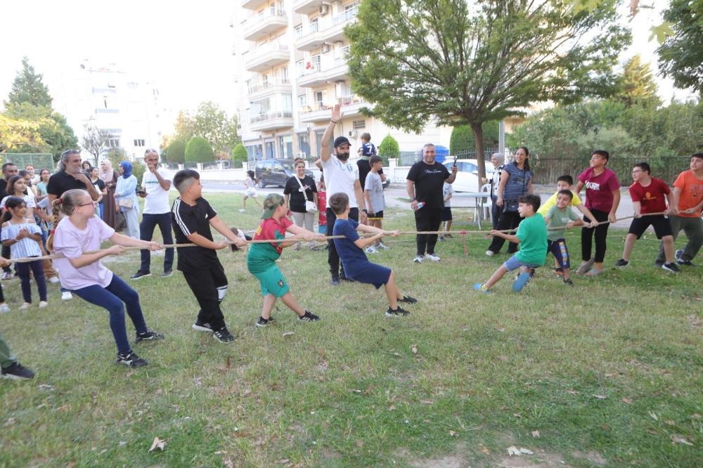 BAYRAKLI’DA ÇOCUK ŞENLİĞİ: RENKLİ ANLAR VE EĞLENCE DOLU AKTİVİTELER