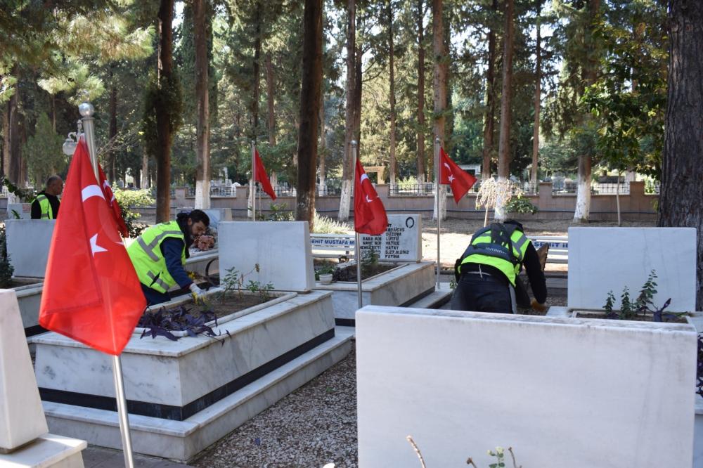 HATAY BÜYÜKŞEHİR’DEN 103 MEZARLIKTA TEMİZLİK VE TAZİYE ÇADIRI HİZMETİ