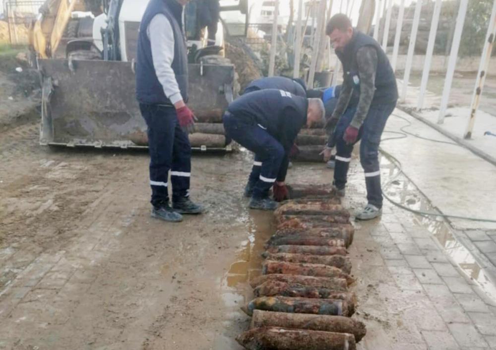GELİBOLU'DA KANALİZASYON ÇALIŞMASINDA 50 TOP MERMİSİ BULUNDU