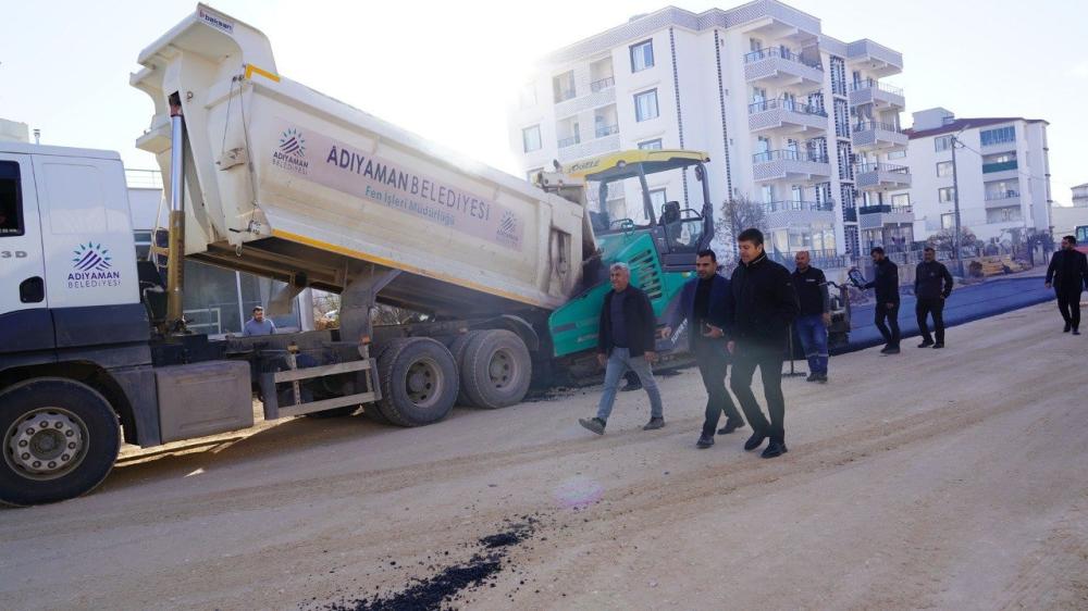 Adıyaman’da Şevenk Deresi-Yunus Emre Mahallesi Yol Çalışması Başladı