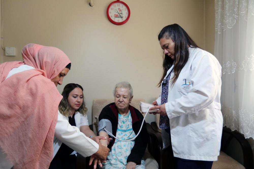 Bayraklı Belediyesi’nden 65 Yaş Üstü Vatandaşlara Özel Destek Hattı