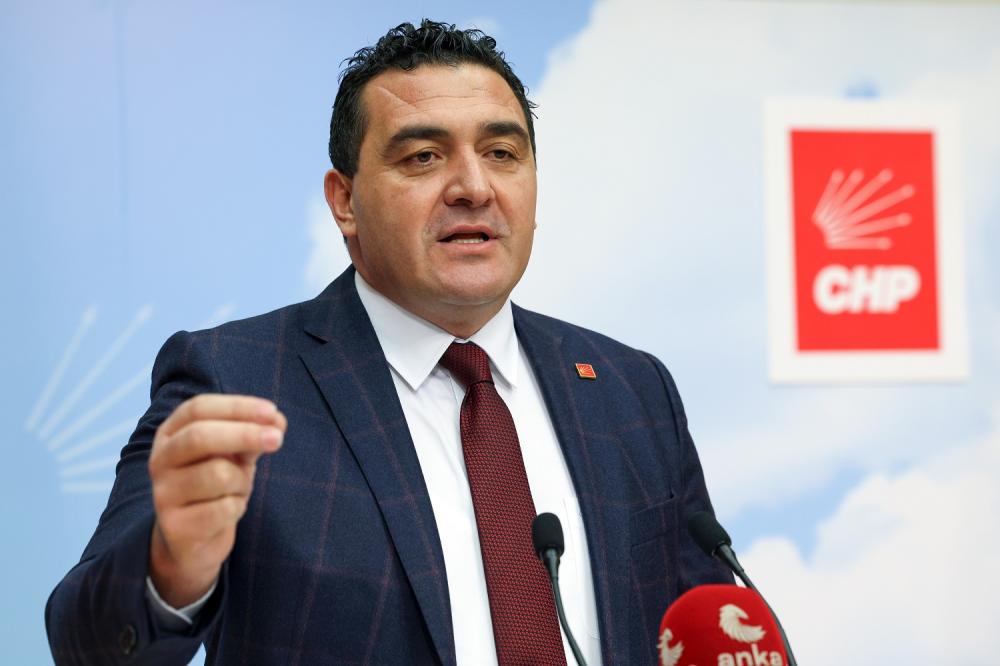 CHP’Lİ KARASU’DAN ÇUKUROVA HAVALİMANI ELEŞTİRİSİ: “YOLCU GARANTİSİ YETMEDİ, KREDİ DE HALKIN SIRTINDA”