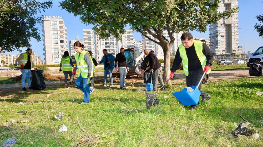 ADANA BÜYÜKŞEHİR BELEDİYESİ’NDEN ÇEVRE TEMİZLİĞİ SEFERBERLİĞİ