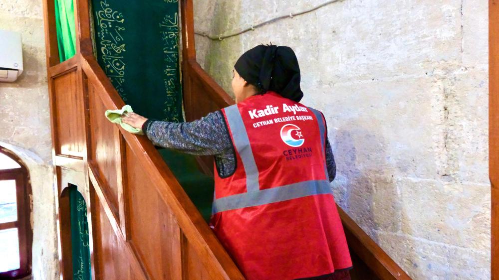 CEYHAN BELEDİYESİ'NDEN KURTKULAĞI MAHALLESİ'NDE BÜYÜK TEMİZLİK ÇALIŞMASI