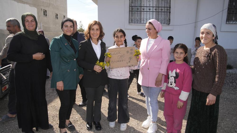 Başkan Oya Tekin Gülbahçesi Mahallesi’nde Vatandaşlarla Buluştu