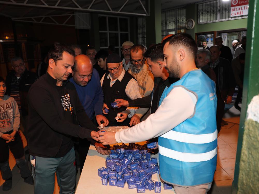 Yüreğir Belediyesi’nden Ramazan Boyunca Camilerde Lokum İkramı