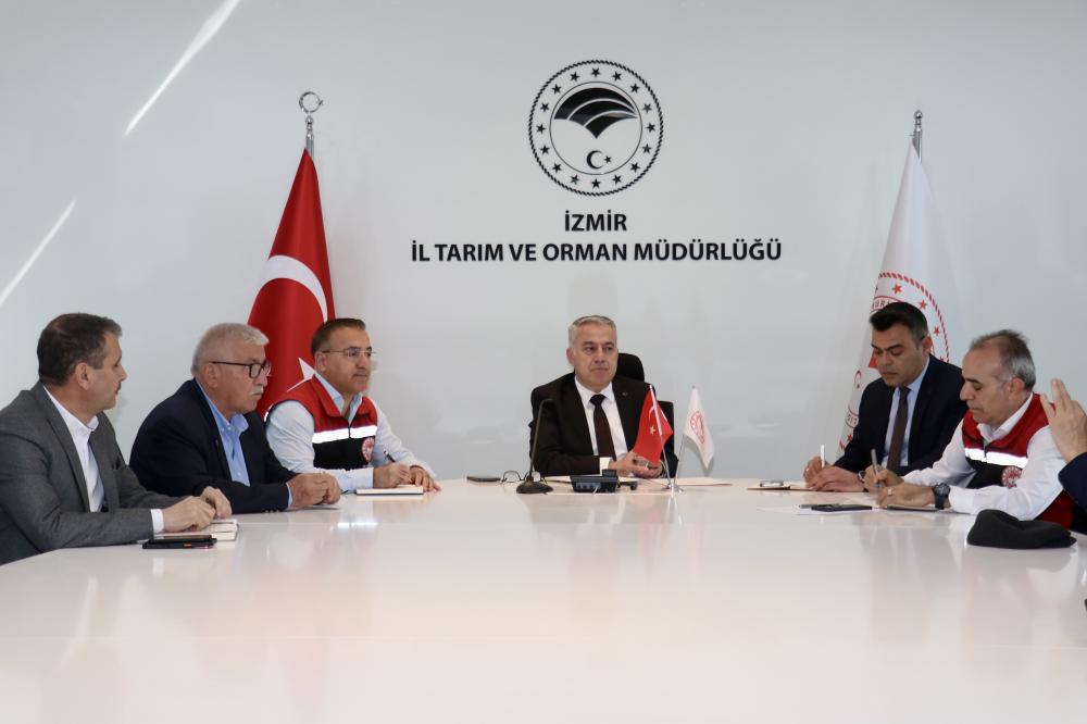 İZMİR’DE ÇİĞ SÜT SEKTÖRÜNÜN SORUNLARI VE ÇÖZÜMLERİ TARTIŞILDI