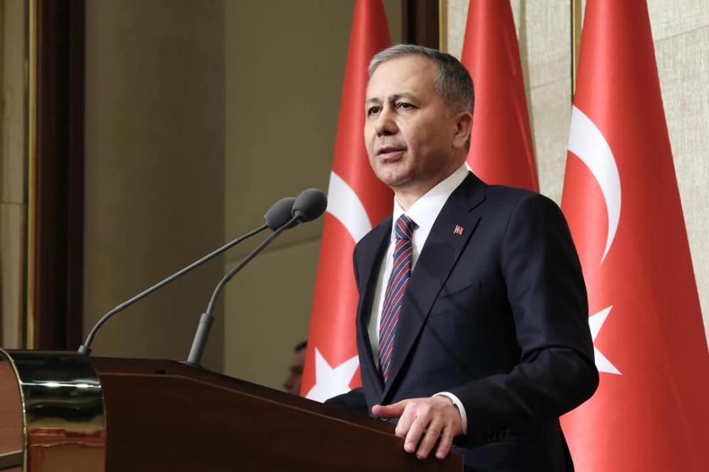 SARAÇHANE’DE GERGİNLİK: 6 POLİS YARALANDI