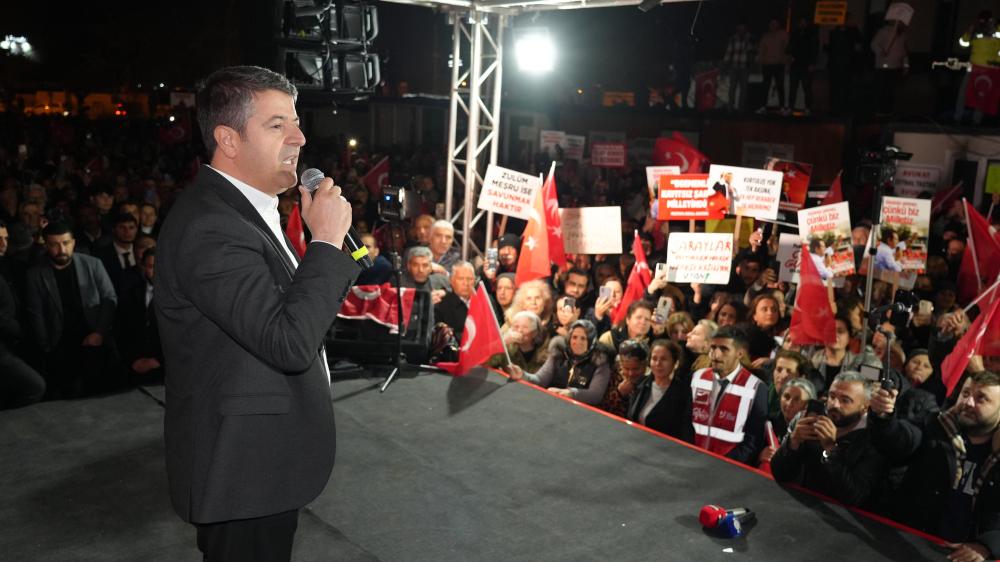 ADIYAMAN’DA EKREM İMAMOĞLU PROTESTOSU: “BU HUKUKSUZLUĞU REDDEDİYORUZ!”