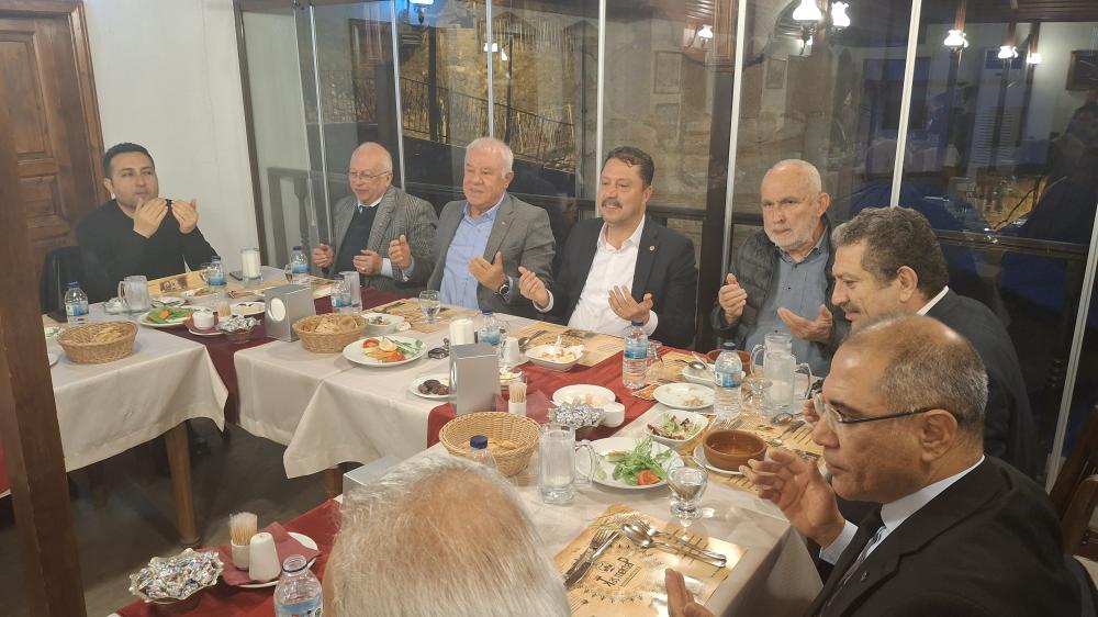 DR. ÖZER KASAP, RAMAZAN’DA TOPLUM TEMSİLCİLERİYLE İFTARDA BULUŞTU