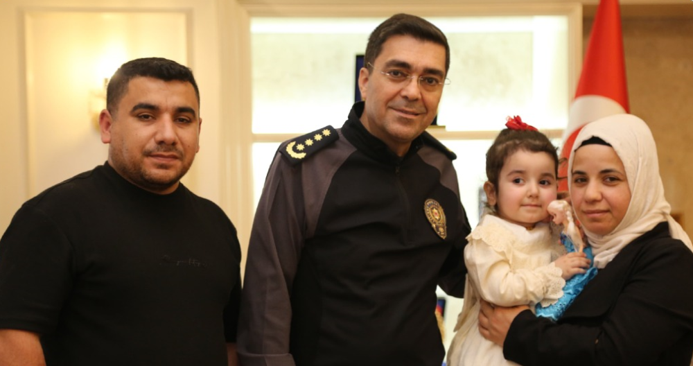 ŞANLIURFA EMNİYETİNDEN SMA HASTASI MENESA EFNAN’A ANLAMLI DESTEK
