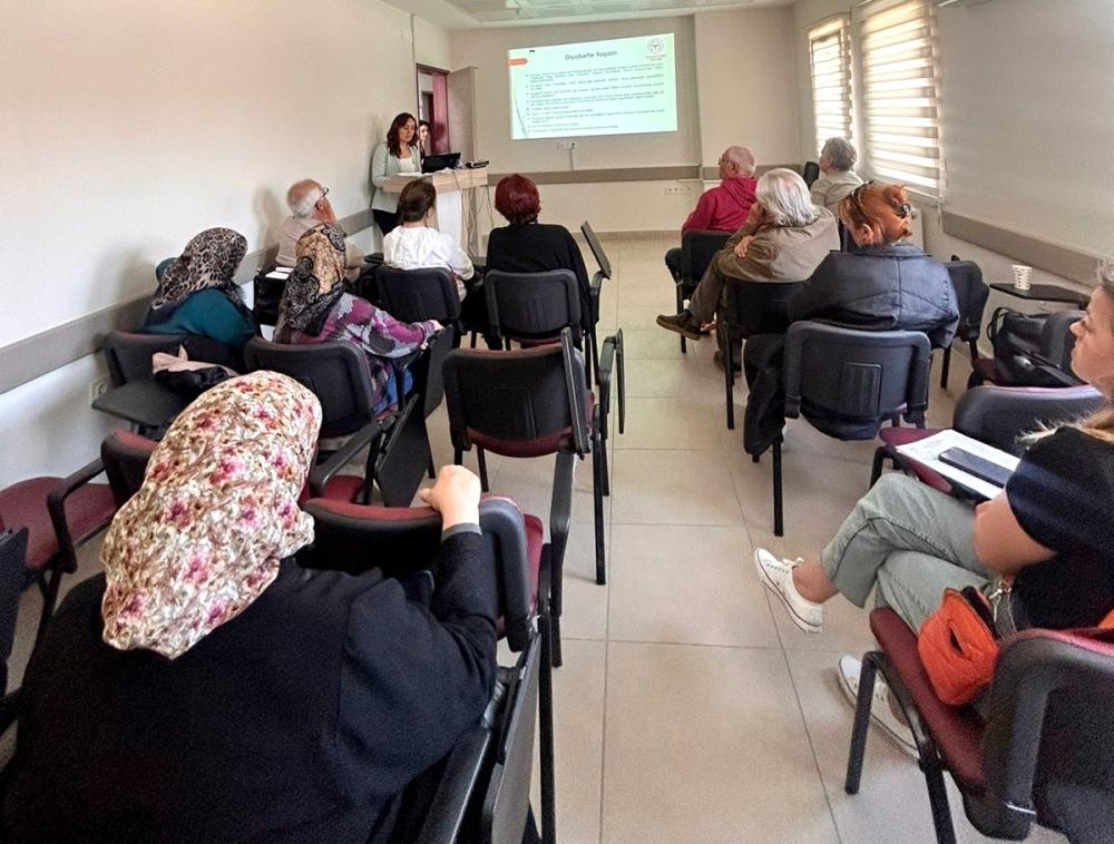 GELİBOLU’DA OBEZİTEYLE MÜCADELE SEMİNERİ DÜZENLENDİ