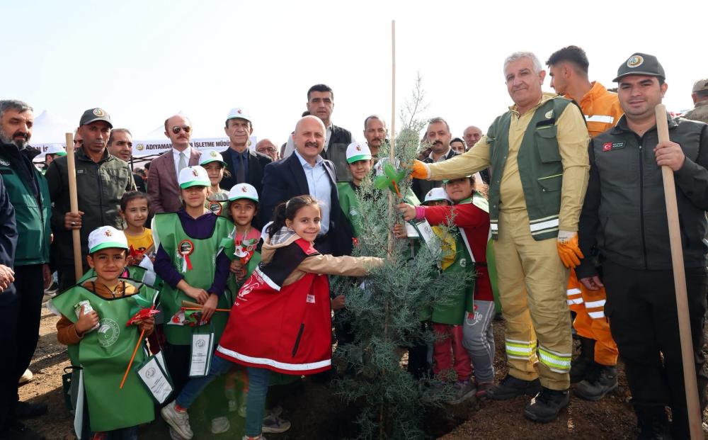 Adıyaman’da “Yeşil Vatan Seferberliği” Kapsamında Fidanlar Toprakla Buluştu