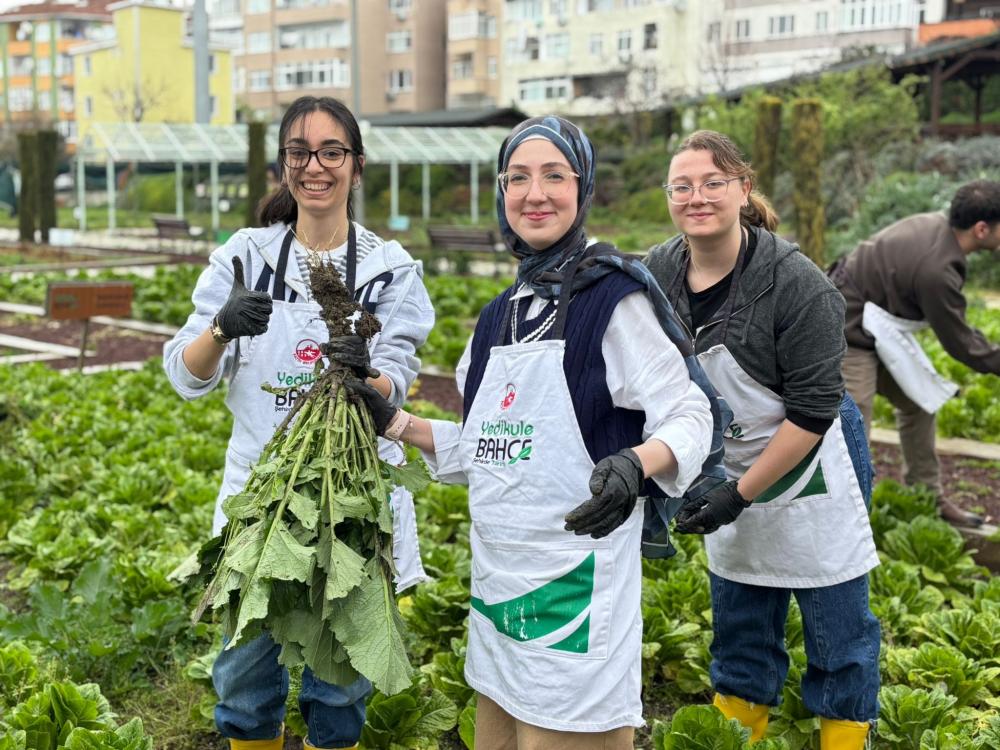 ŞEHRİN GÖBEĞİNDE BAHÇIVANLIK ATÖLYESİ