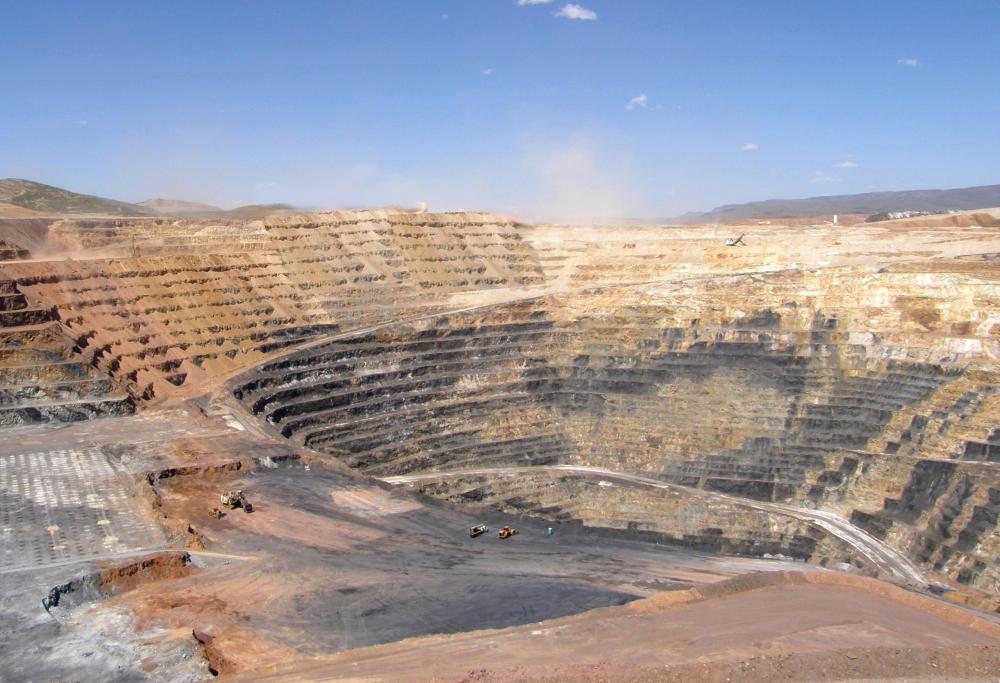 584 BİN HEKTAR TOPRAK MADENCİLİĞE AÇILDI