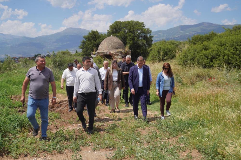 Başkan Tugay’dan yol ve asfalt sözü