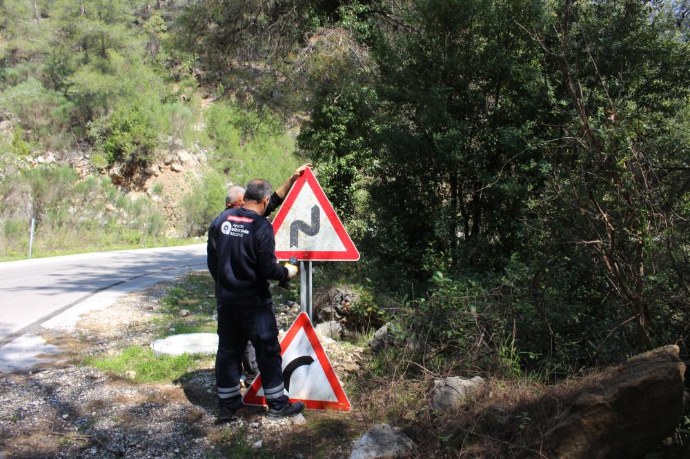 Büyükşehir’den Kemer yayla yollarında kapsamlı çalışma
