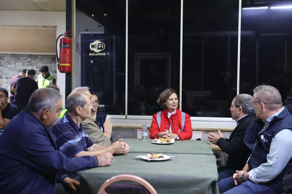 “ŞEHRİMİZİN CADDE VE BULVARLARINI GECE GÜNDÜZ YENİLİYORUZ”