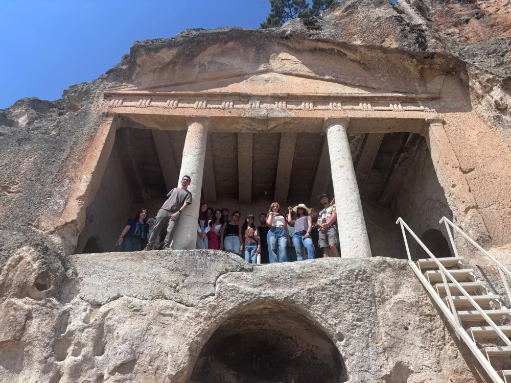 ULUSLARARASI ÖĞRENCİLER ESKİŞEHİR'İN DEĞERLERİNİ KEŞFETTİ