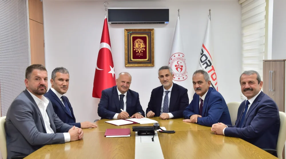 ÜNYE'YE 2 YENİ KAPALI SAHA KAZANDIRILIYOR
