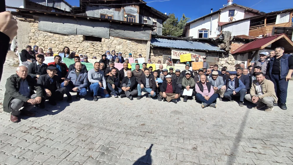 BEYPAZARI İLÇESİNDE AÇILMASI PLANLANAN TAŞ OCAĞI İÇİN MAHALLE SAKİNLERİ, TEPKİLERİNİ GÖSTERDİ