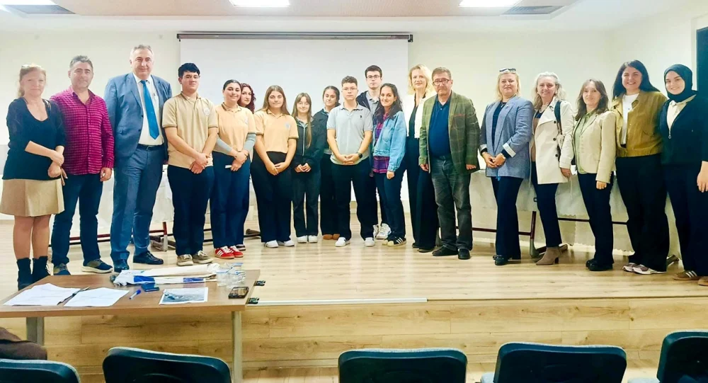 GELİBOLU’DA TABİAT VE YAŞANABİLİR ÇEVRE BİLGİ YARIŞMASI DÜZENLENDİ