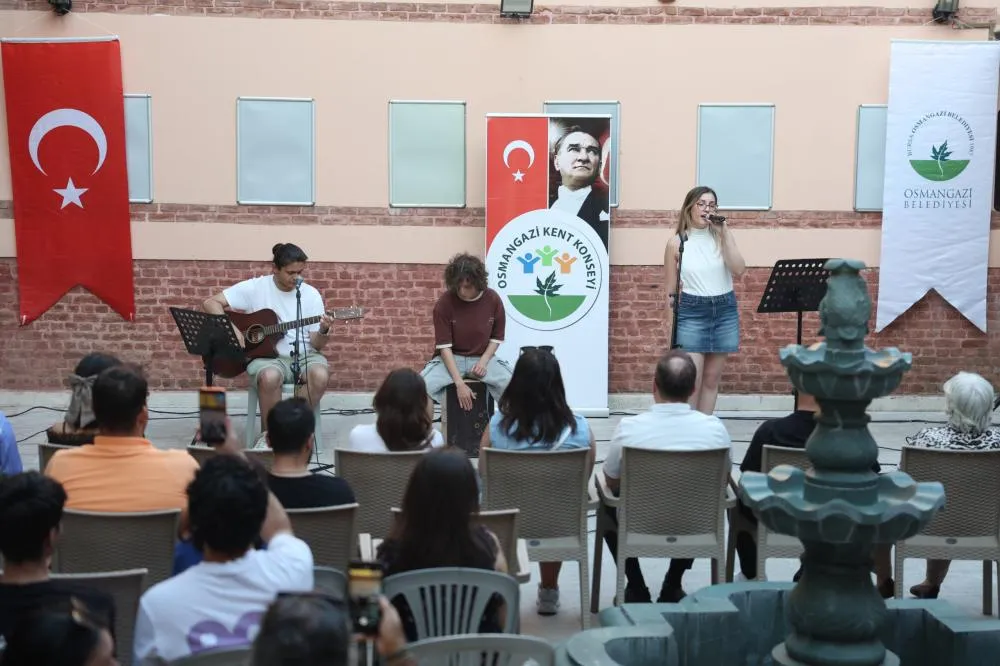   Osmangazi’de Şadırvanlı Han’ın Tarihi Atmosferinde Ritimler Yükseldi